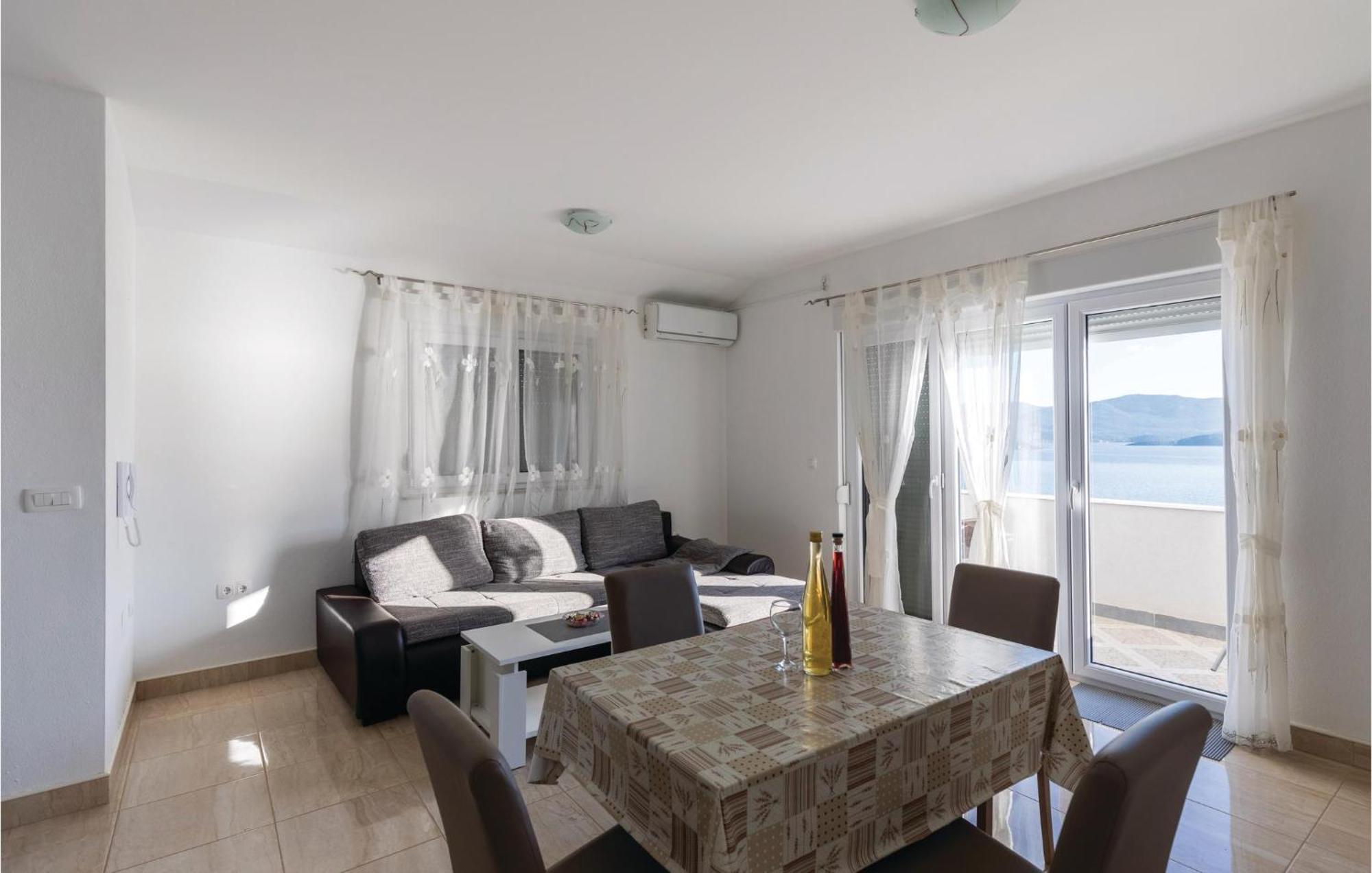 1 Bedroom Cozy Apartment In Klek Extérieur photo